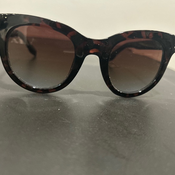 Quay Australia Brown Sunglasses Classic Design main image 6